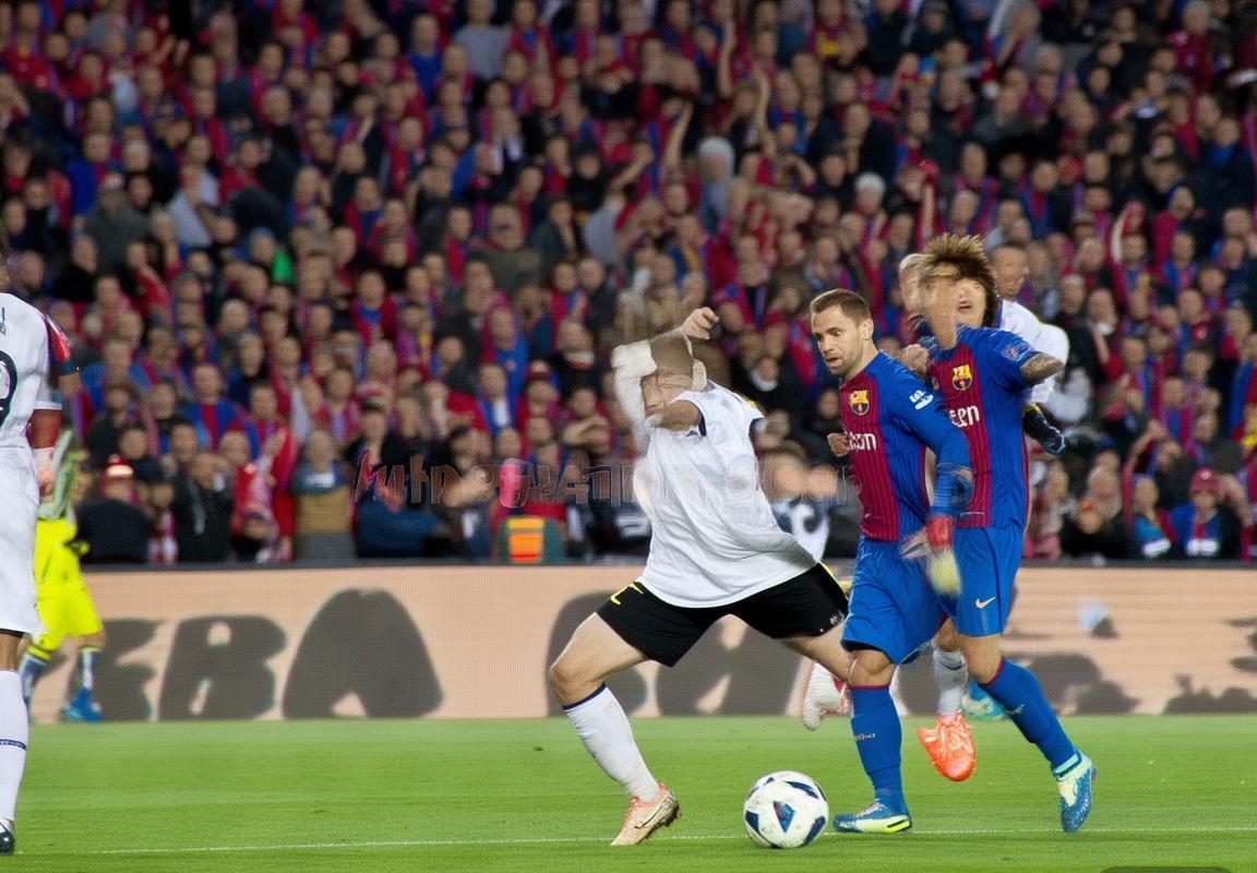 数据解码：巴萨VS巴伦西亚平局背后的激战瞬间